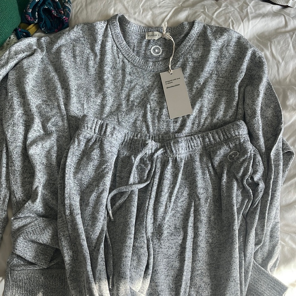 NWT Cozy sleep set